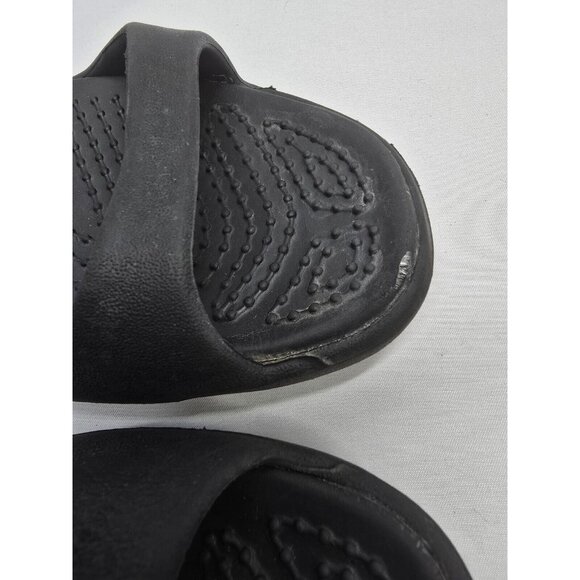 Crocs Sandals Black Cleo Relaxed Fit Strappy Slip On Shoes Women’s Size 7 - Picture 3 of 11